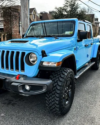 Blue Jeep Gladiator vinyl wrap